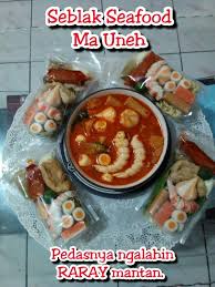 Namun, kini seblak semakin banyak variasinya mulai dari seblak ceker ayam, seblak telur puyuh, seblak bakso sapi, seblak seafood chikuwa, seblak indomie dan lain sebagainya. Facebook