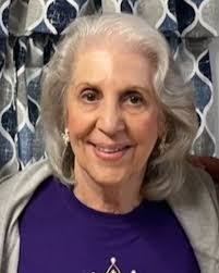 Nell Toomer's Instagram, Twitter & Facebook