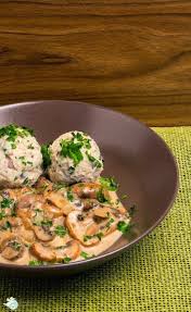 Bratknodel Aus Kalbsbrat Lebensmittel Essen Klosse Rezepte