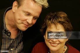 Polly Schreiber's Instagram, Facebook & TikTok