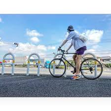hello august 8月が始まった事なのでショーツで出勤 それと エアフマラを1日なのでおろしました 去年の冬に買ってからこのバギーズに 合わせて履きたいと思い寝かしておきました そんなこんなで8月も宜しくお願いします 帽子 chariandco サングラス eyev bicycle