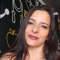 Simone Hernandez's Instagram, Twitter & Facebook