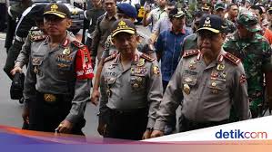 Saya perlu menegaskan bahwa terorisme dan radikalisme masih menjadi potensi ancaman yang serius. Kapolri Paparkan 5 Cara Pemberantasan Radikalisme Di Indonesia