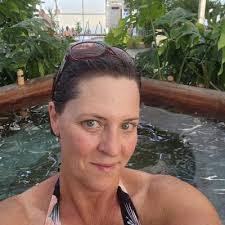 Nicole Tefft's Instagram, Twitter & Facebook