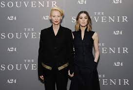 Daneben war der film auf den british academy film awards für die kategorien beste regie , beste hauptdarstellerin und bester britischer film nominiert. Mit 60 Schauspielerin Tilda Swinton Outet Sich Als Queer Promiflash De
