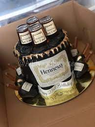Hennessy bottle birthday cake customer's husband is a lover of all things hennessy. Hennessy Cake 25 Geburtstagskuchen Hennessy Kuchen 22 Geburtstagskuchen