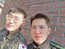 v live 선공개 규현 하우스의 미스테리.?! í¬ëª¨ìŠ¤ ê¹€íƒìš© ê·¼í™© Jpg