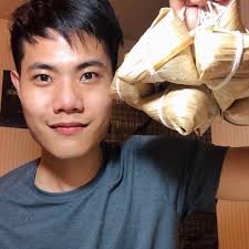 聽艾綸說- 一個光頭佬跟ㄧ個笑話主持人搞出來的鬧劇，洗版了好幾天，剛剛還看到兩個出來直播開記者會，是還要鬧幾天？！