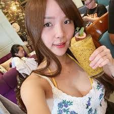 Yiting Chen's Instagram, Twitter & Facebook