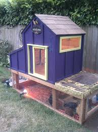 Just Plain Cute Nice Place To Raise The Next Generation Chickens Backyard Chicken House Chicken Coop