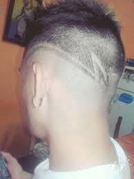 Lo que una vez fue un look callejero dicha moda de los dibujos en el pelo para hombres no tiene edad. Cortes De Pelo Con Dibujos Home Facebook