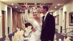 Check spelling or type a new query. The Big Bang Theory Penny Heiratet In 2 Looks