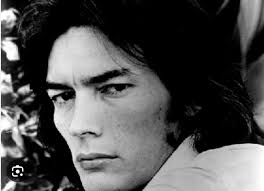 I'm watching again The X files, after being a kid. Guess who has a role in  S2E11....as well as Don S. Davis being the father of agent Scully.