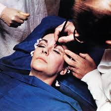 While Hollywood is On Strike, Hollywood Plastic Surgeons Are Busier Than  Ever