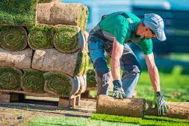 How To Become A Landscaper | Career Guide » Stratford Career Institute Blog