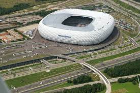 يُمثّل ملعب أليانز أرينا (allianz arena) الملعب الرسميّ لنادي بايرن ميونخ لكرة القدم، ويقع في مدينة ميونخ في قلب ولاية بافاريا، ونتيجةً لموقعه الاستراتيجيّ في هذه. Ø§Ù„Ù…Ù„Ø§Ø¹Ø¨ Ø§Ù„Ø±ÙŠØ§Ø¶ÙŠØ© Ø£Ù„ÙŠØ§Ù†Ø² Ø£Ø±ÙŠÙ†Ø§ Ø£Ù„Ù…Ø§Ù†ÙŠØ§