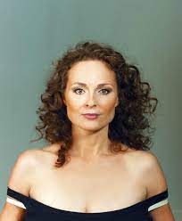 Od té doby, co se stala maminkou, omezila svoje pracovní nasazení. Marketa Hrubesova Doma Nejsem Za Sluzku O Praci Se Delime Modni Trendy Pro Zeny Vlasta Cz