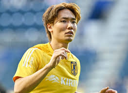 板倉くん?」「顔ワロタ」寒さを訴えるサッカー日本代表・板倉滉の写真に「長谷部誠選手の顔に似てる気がする」などファン反応！  言葉はなくとも雄弁に物語る雪の中の一枚 | 概要 | 海外サッカー | ニュース | サッカー批評Web