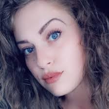 Stacy Hom's Instagram, Twitter & Facebook