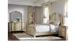 Cortinella Cream 5 Pc Queen Poster Bedroom Queen Bedroom Sets Light Wood Bedroom Sets Furniture King Bedroom Sets Furniture Queen Bedroom Furniture Sets