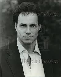 Richard Muenz's Instagram, Twitter & Facebook