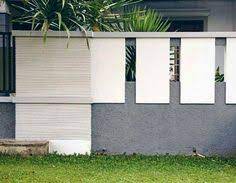 Padahal, tembok pagar yang tepat dapat membuat rumah terlihat semakin indah dan elegan, lho! 31 Desain Model Pagar Tembok Minimalis Modern Elegan Ideas House Design Compound Wall Design Fence Design