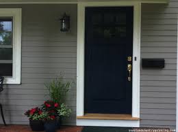 Red and blue is a classic exterior color combination that looks good all year. What Color Should I Paint My Front Door Front Door Colors