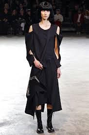 Yohji Yamamoto Via Dictator Of Taste Fashion Avantgarde Dark Minimal Simple Black Vintage Elegent Japanese Fashion Designers Fashion Visionary Fashion