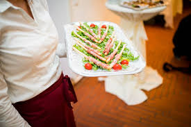 From individual cakes, mini desserts and cheesecakes to bite size goodies there is something for everyone to enjoy. Start Gavesi Catering Fur Die Hochzeit Und Unternehmen