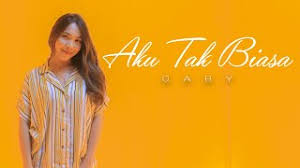 Mungkin diriku harus pergi selamanya darimu atau ku harus mengakhiri cinta ini kepadamu kini cintaku telah kau bagi tak sanggup ku hadapi semua ini. Alda Risma Aku Tak Biasa Gaby Youtube