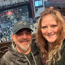 Hi, Bots I just would like to share my own website for you to have access  to all my Buckethead artworks, including canvas paintings. Soon I'll be  uploading my Collabs with other