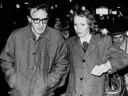 Sinatra and farrow had no children together during their marriage, while the actress adopted two children and had one biologically (ronan) while married to woody allen. Frank Sinatra May Be Father Of Mia Farrow And Woody Allen S Son Ronan
