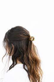 Mini Claw Clip In 2021 Clip Hairstyles Medium Hair Styles Hair Styles