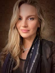 Gina Greene's Instagram, Twitter & Facebook