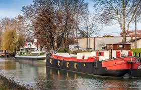 Jetez L Ancre Pour Vivre Sur Une Peniche Peniche Peniche Ile De France