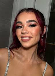 Miriam Mullins's Instagram, Twitter & Facebook