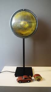 Lampe Recup Phare De Voiture Vintage Plus De Decouvertes Sur Le Blog Des Tendances Fr Tendance Voiture Bate Deco Chambre Voiture Phare Voiture Lampe Phare