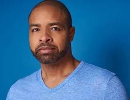 He is a sportscaster currently with fox but mike was earlier married to his wife camille hill who is a former model and beauty pageant holder and was also a former miss universe contestant. Mike Hill Age Net Worth Cynthia Bailey S Boyfriend Bio Family Facts