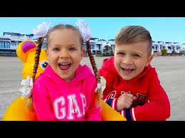 Diana and roma playing with new friends & pretend play with toys. Diana And Roma Found Slime On The Beach Youtube