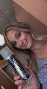 Lumina is a luxurious lotion with skin science which delays the aging  process, promotes collagen production and will overall enhance your skin  tone. This extreme bronzer is skin toning, slimming, and breaks