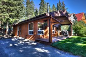 Sunwapta falls resort jasper, alberta, canada a uniquely located hotel in jasper national park these newly renovated cabins are immaculate and we are most well known for our friendly, helpful. 17 Best Vacation Homes Vrbos And Airbnbs In Jasper Cabins Townhouses And More Wapiti Travel