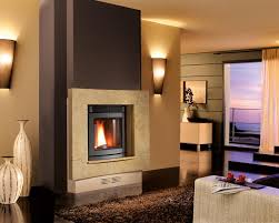 Castiello ha scritto la storia del termocamino bifacciale formato long (16/9) con long small duo multieco, essendo stata la prima azienda in italia a realizzare il termocamino bifacciale multicombustibile nel formato long (16/9). Camino Bifacciale Piazzetta 2010 Ht Termosanitaria Bra