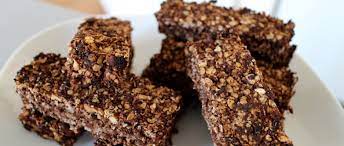 Une barre de céréales contient environ 250 kcal, 28 g de glucides, 8 g de protéines et 11 g de graisses. Barres De Cereales Maison Coco Choco Noisettes My Beautiful Dinnermy Beautiful Dinner
