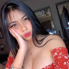 Samantha Salonga's Instagram, Twitter & Facebook