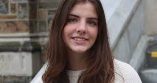 Amanda Crampton's Instagram, Twitter & Facebook