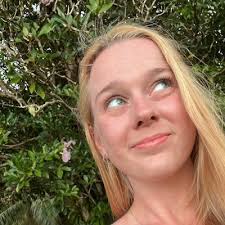 Elise Hatfield's Instagram, Twitter & Facebook