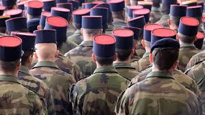 Cet article a été ajouté dans vos favoris. Des Sanctions Pour Dix Huit Militaires D Active Signataires D Une Tribune Controversee