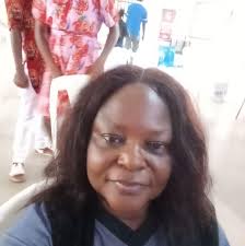 Who should do the chasing while dating?