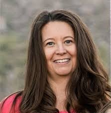 Megan Etter's Instagram, Twitter & Facebook