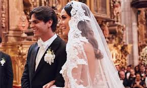 En medio de una nube de especulaciones sobre una supuesta separación, la miss universo 2010 y el empresario (padrinos de bautizo), celebraron la. Revista Hola Auf Twitter Los Romanticos Mensajes De Ximena Navarrete Y Juan Carlos Valladares Al Cumplir 2 Anos De Casados Https T Co 7qveu9ajdt Https T Co Mnbaxpql9c